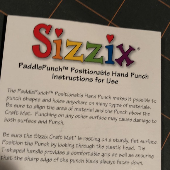 4. Sizzix paddle Punch Positionable Hand Punch die - Picture 9 of 15